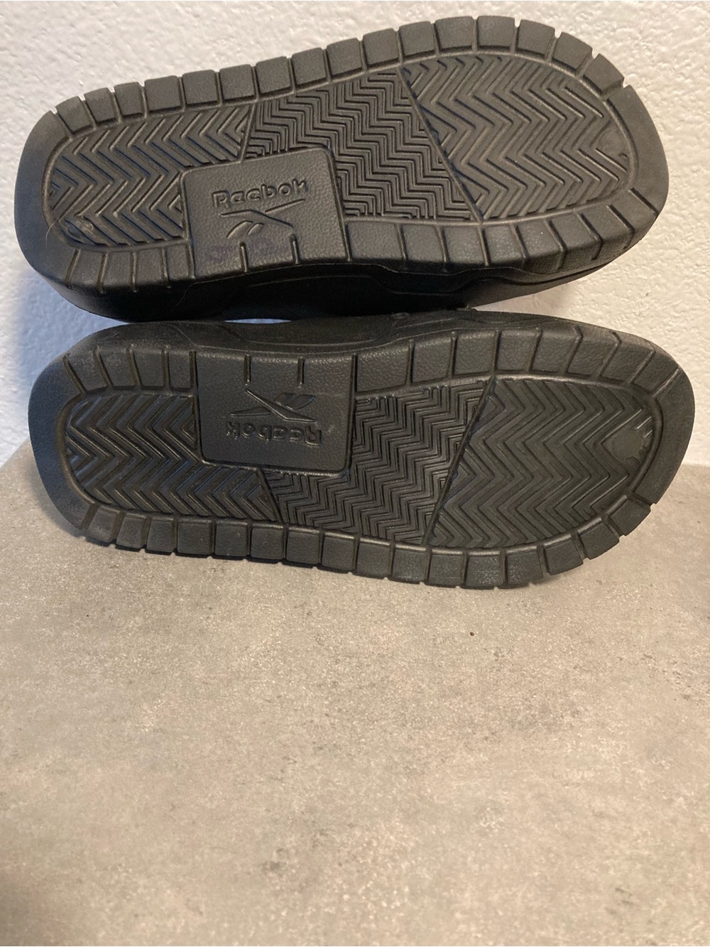 NWOT Reebok Platform Slides - Picture 9 of 9